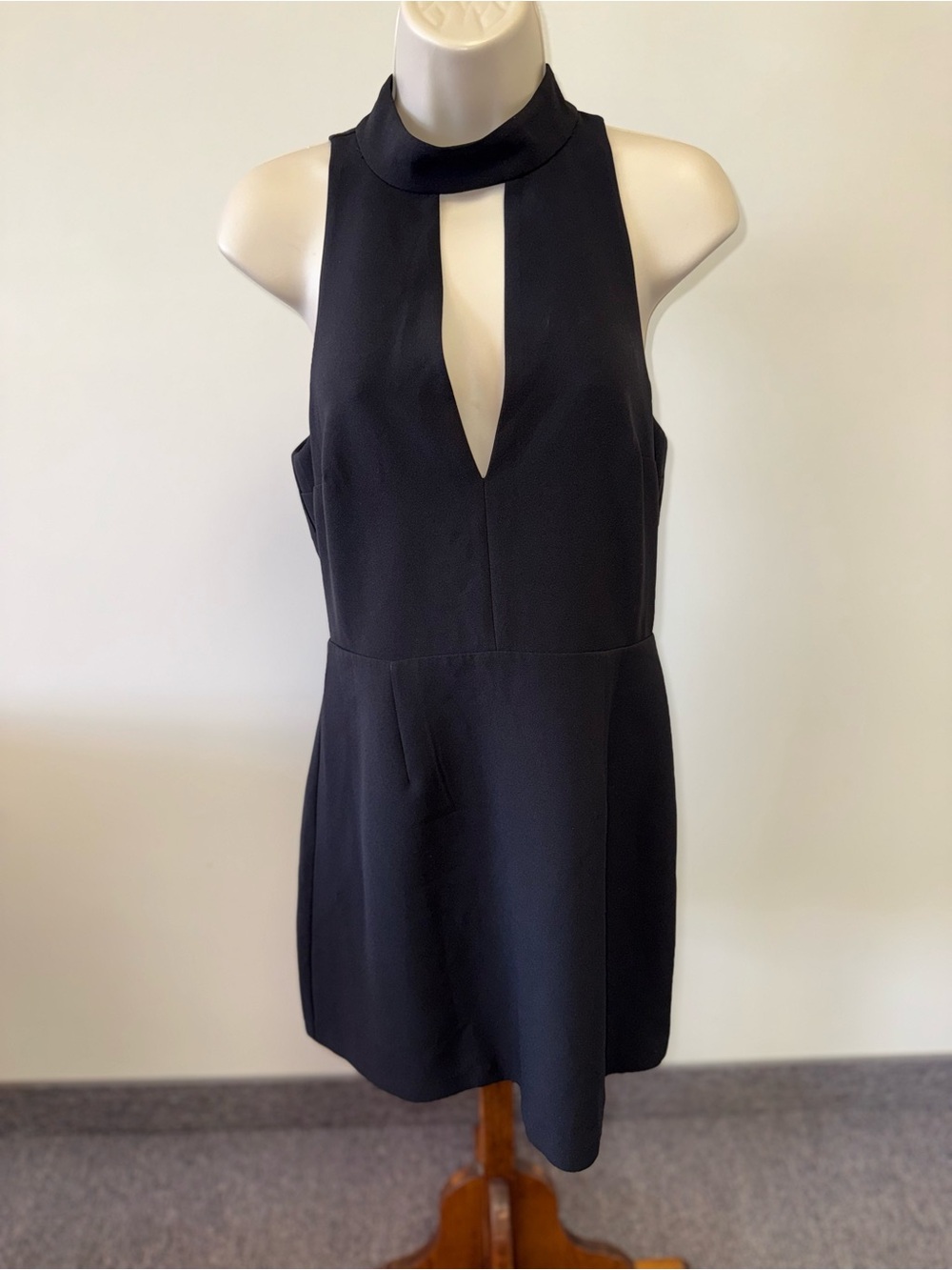 Express (8) Black Sleeveless Keyhole Mini Dress with Lace Back